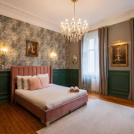 Daire Royale Suite, Jacuzzi Prive, De Luxe A Mulhouse